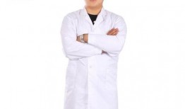 吃瓜男网红穿白大褂,揭秘娱乐圈幕后真相